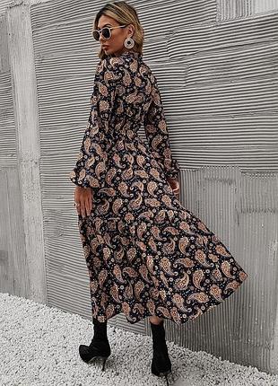 Длинное платье в принт пейсли shein m