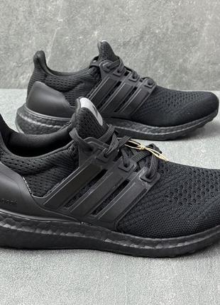 Беговые черные кроссовки adidas ultra boost hq4204