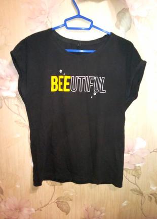 Футболка чорна