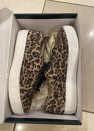 Сникерсы бренда dasia натур.кожа р.39фирмовые