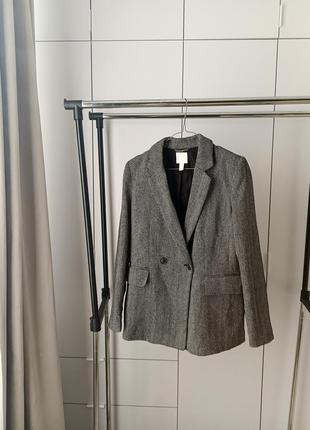 Базовый серый однобортный пиджак принт елочка "h&m"