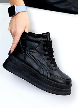 Комфортні чорні жіночі кросівки на платформі танкетці зимові теплі на хутрі еко-шкіра зима