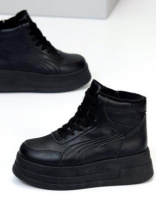 Комфортні чорні жіночі кросівки на платформі танкетці зимові теплі на хутрі еко-шкіра зима