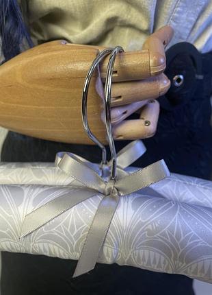 Вішаки тримачі для одягу від laura ashley