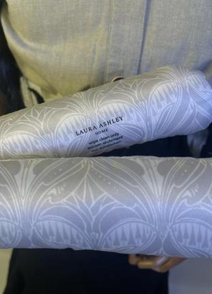 Вішаки тримачі для одягу від laura ashley