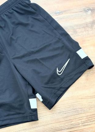 Детские шорты nike!!