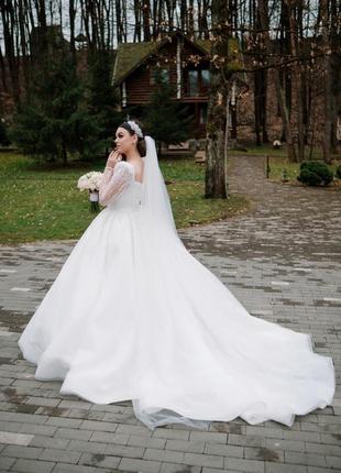 Весільна сукня