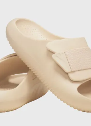 Шльопанці універсальні crocs mellow luxe recovery slide