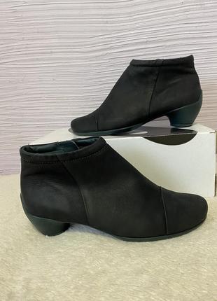 Ботильйони ecco sculptured кожаные 40р 26 см оригинал