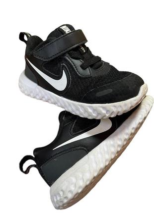 Кроссовки детские nike revolution