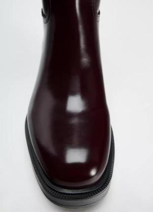 Чоботи в жокейському стилі на низькому ходу