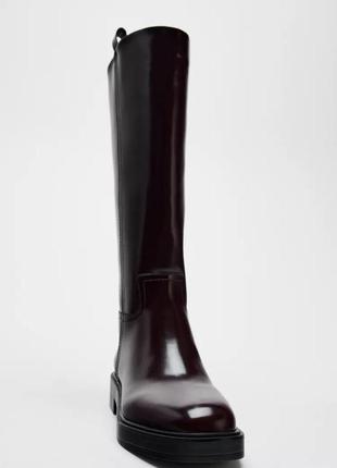 Чоботи в жокейському стилі на низькому ходу