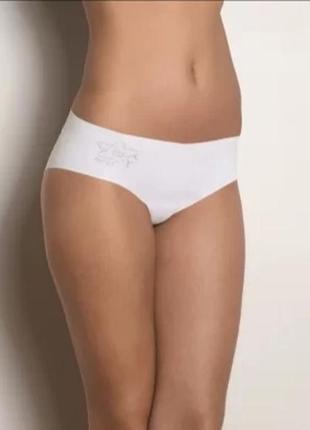 Белоснежные бесшовные трусики sloggi by triumph из тонкой микрофибры