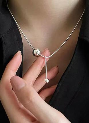 Стильна мінімалістична прикраса з кулями