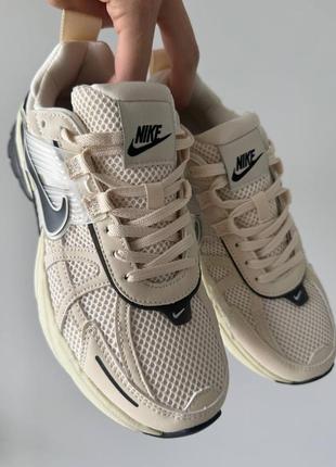 Женские кроссовки nike v2k runtek beige.3 фото