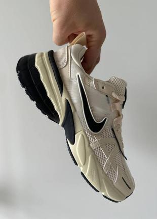 Женские кроссовки nike v2k runtek beige.9 фото