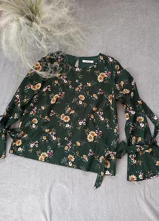 Блуза с акцентом на рукавах glamorous