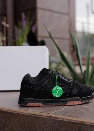 Кросівки чоловічі