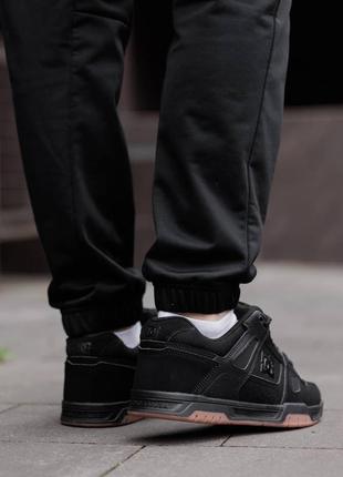 Кросівки чоловічі