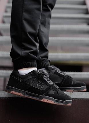 Кросівки чоловічі