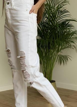 Белые рваные джинсы1 фото