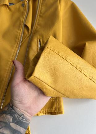 Курточка косуха желтая4 фото