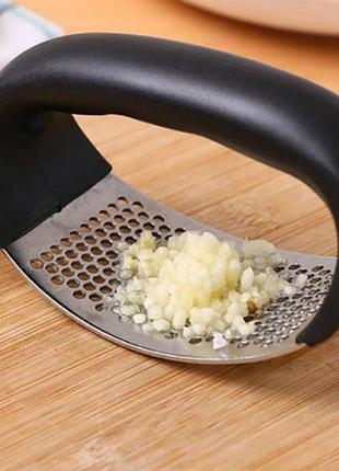 Часникодавка, прес для часнику з ручкою arc - shaped garlic press