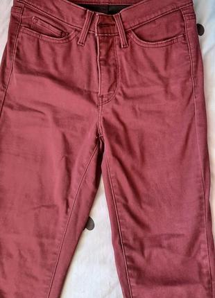Бордовые джинсы супер скинни от levis 3105 фото