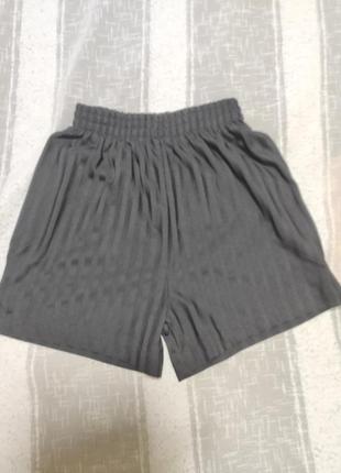 Оригінальні шорти tu на 4-5років