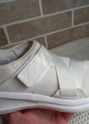 Кроссовки adidas 38р