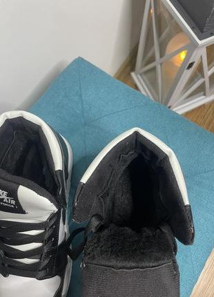 Шкіряні кросівки зимові nike jordan white black зимние кросовки на меху найк джордан из натуральной кожи белые с чёрным9 фото