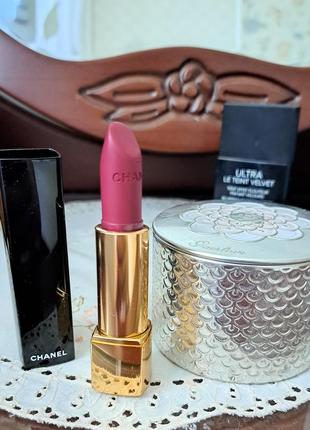 Помада chanel rouge allure velvet 617