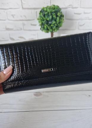 Женский кожаный лаковый черный кошелек с дополнительной визитницей vermari
