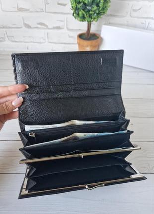 Женский кожаный лаковый черный кошелек с дополнительной визитницей vermari