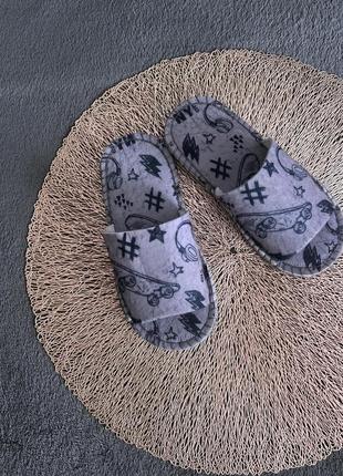 Тапочки кімнатні дитячі