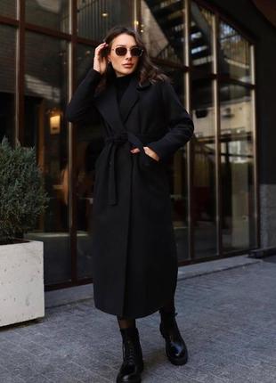Утеплене зимове чорне пальто на знижці!