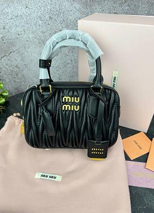 Кожаная черная сумка миу миу miu miu