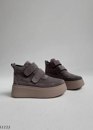 Ботинки кожаные на липучках