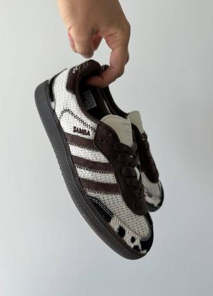 Женские кроссовки adidas samba x noUN cow print.