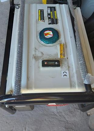 Бензиновий генератор amc pover bt-3800le 5