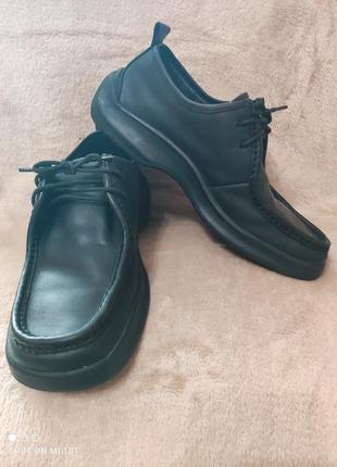 Шкіряні туфлі lacoste