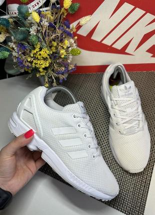 Оригінальні кросівки adidas