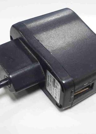 Заряднее устройство б/у сетевой адаптер usb