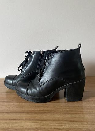Ботинки на весну кожаные