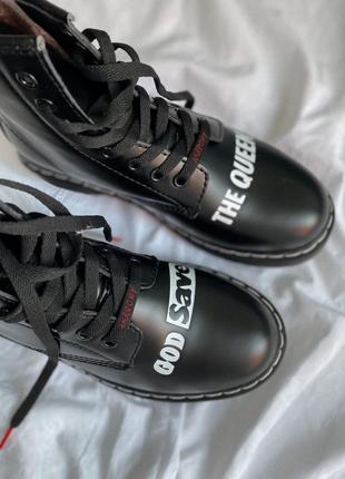 Черевики dr.martens sex Sorte black rolled smoth fur