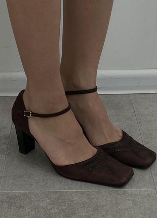 Коричневі туфельки nine west