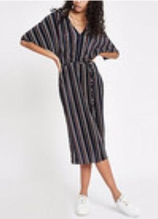 Интересное полосатое платье миди