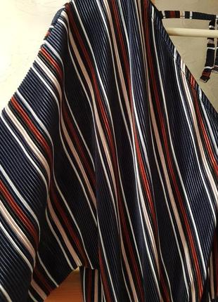 Интересное полосатое платье миди
