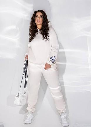 Женский качественный прогулочный спортивный костюм с начесом на флисе белый черный мокко