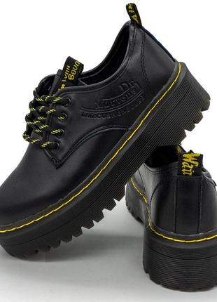 Чорні жіночі туфлі dr. martens, натуральна шкіра 40. розміри в наявності: 38, 40, 41.